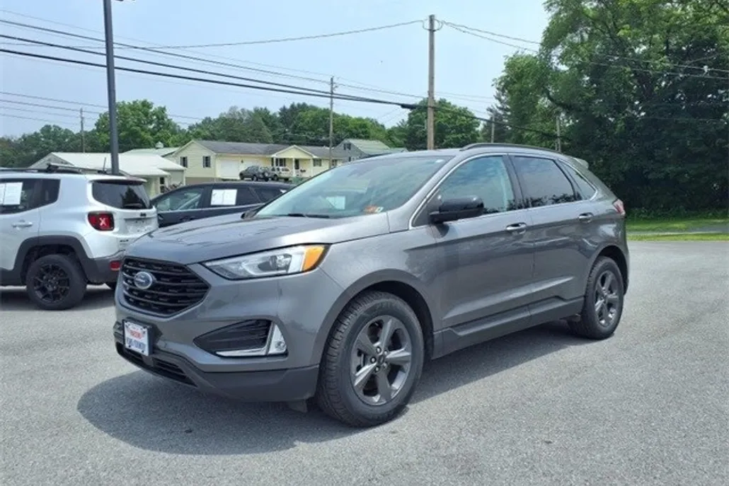 2022 Ford Edge SEL photo 1