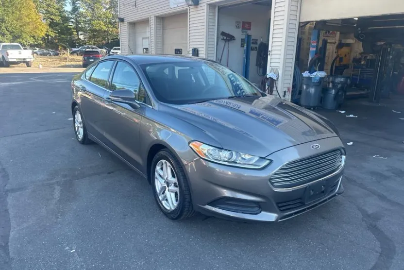 2014 Ford Fusion SE photo 1