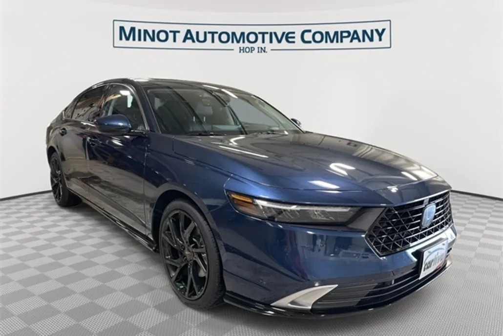 2024 Honda Accord Hybrid Touring photo 1