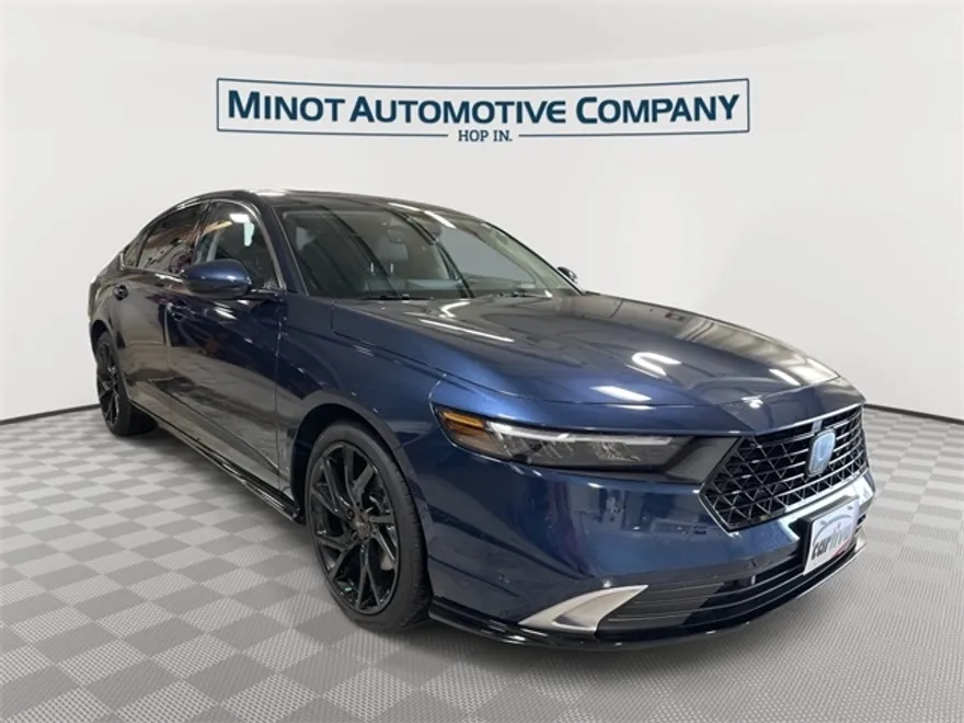 2024 Honda Accord Hybrid Touring photo 1