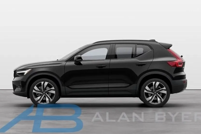 2025 Volvo XC40 Plus photo 1