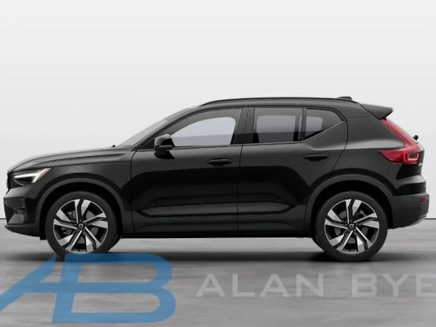 2025 Volvo XC40 Plus photo 1