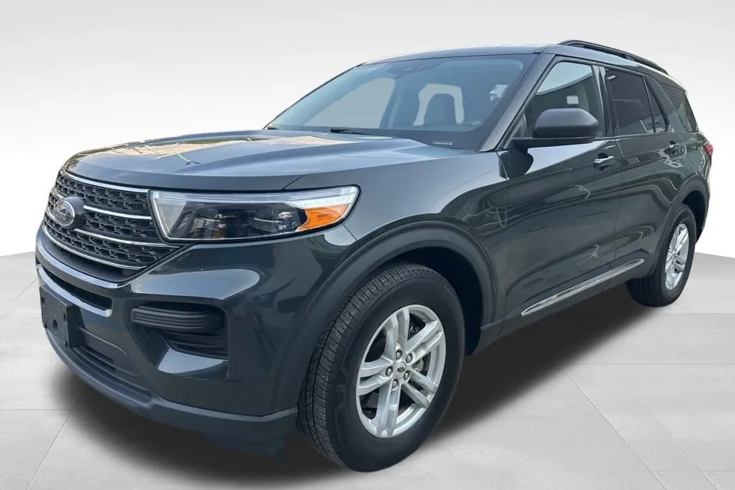 2022 Ford Explorer XLT photo 1