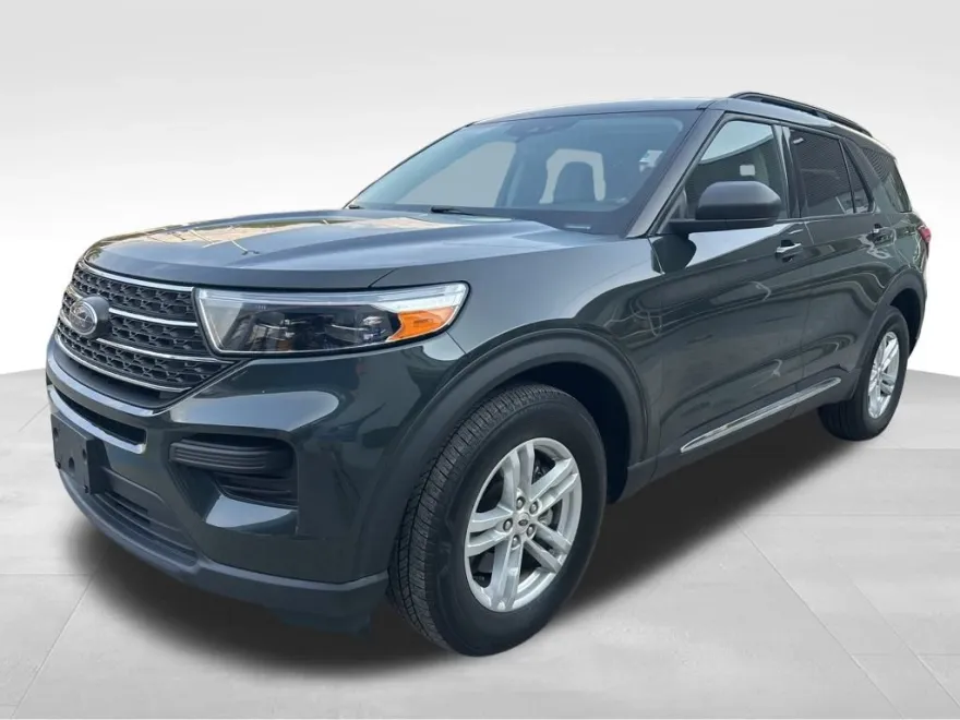 2022 Ford Explorer XLT photo 1
