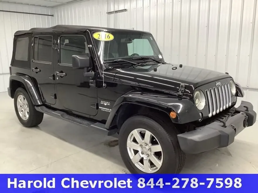 2016 Jeep Wrangler Unlimited Sahara photo 1