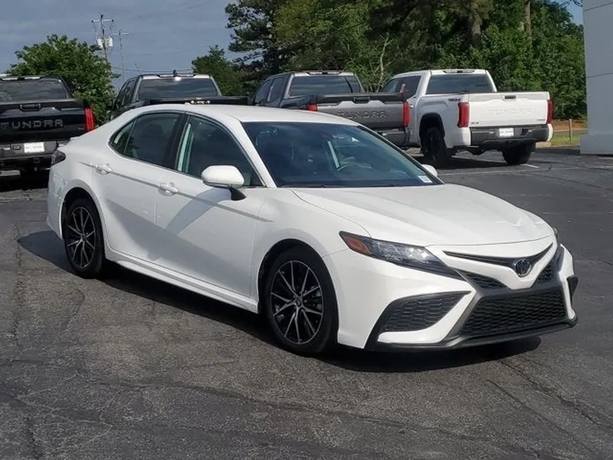 2024 Toyota Camry SE photo 1