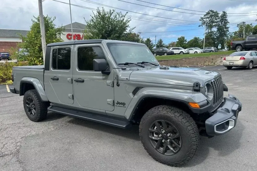 2021 Jeep Gladiator Sport photo 1