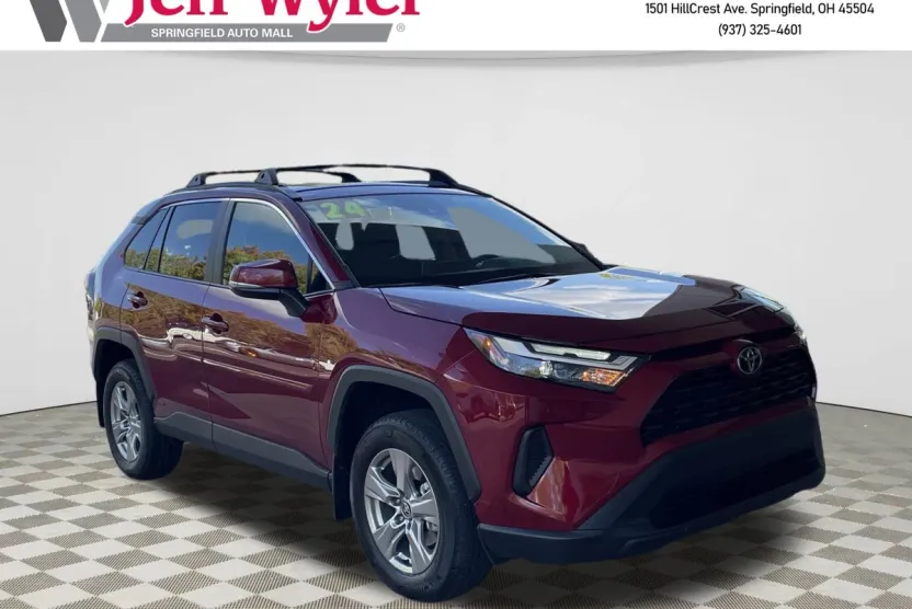 2024 Toyota RAV4 XLE photo 1
