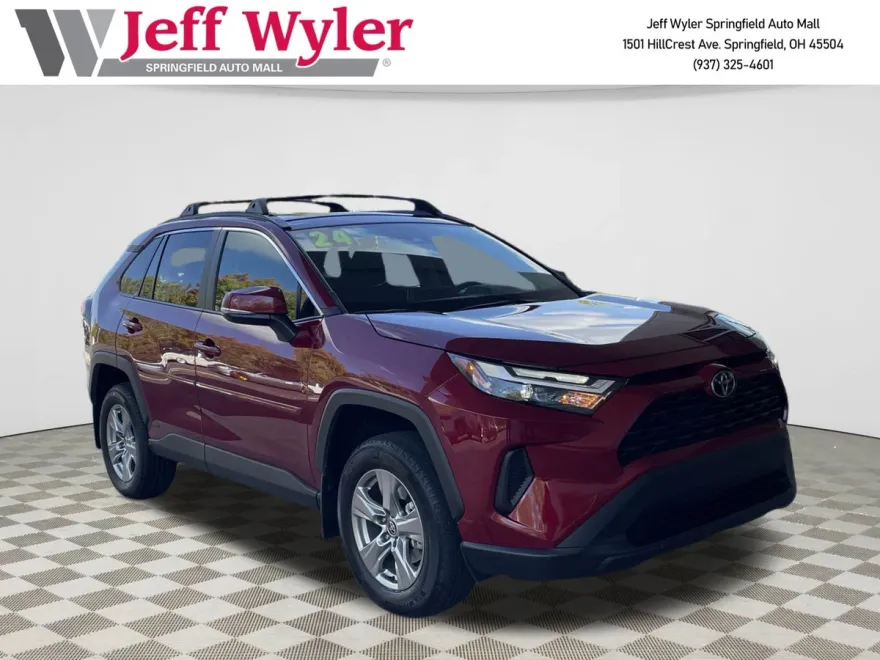 2024 Toyota RAV4 XLE photo 1