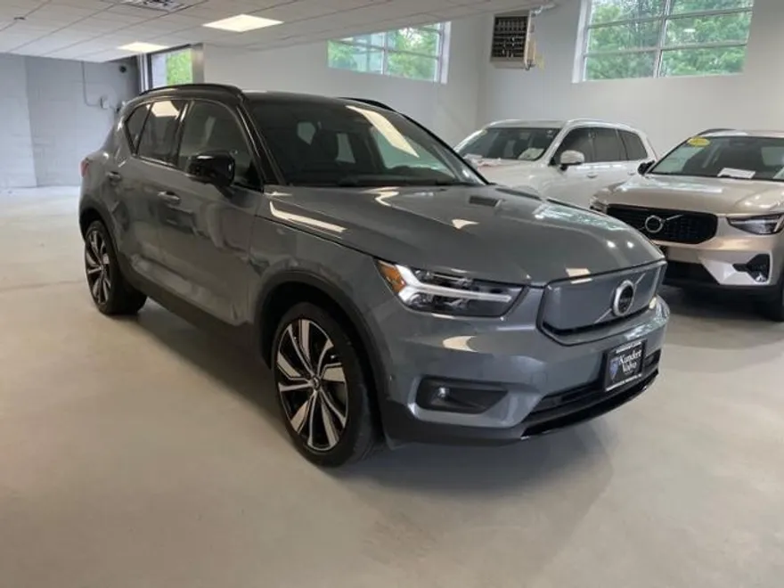 2022 Volvo XC40 Recharge Twin Ultimate photo 1