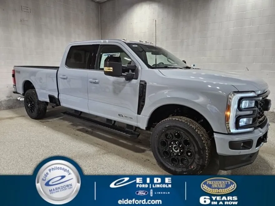 2025 Ford F-350 Lariat photo 1