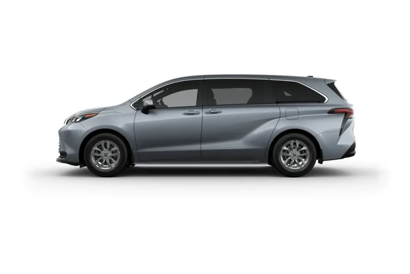 2025 Toyota Sienna LE photo 1