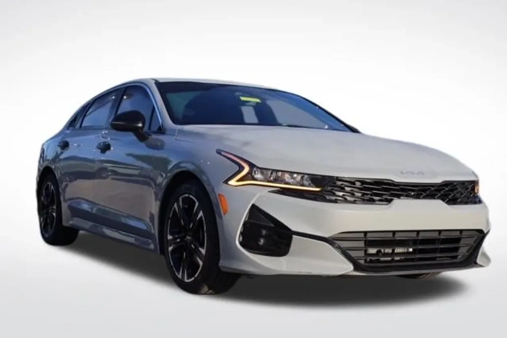 2022 Kia K5 GT-Line photo 1