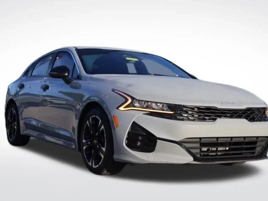 2022 Kia K5 GT-Line photo 1