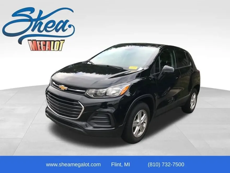 2022 Chevrolet Trax LS photo 1