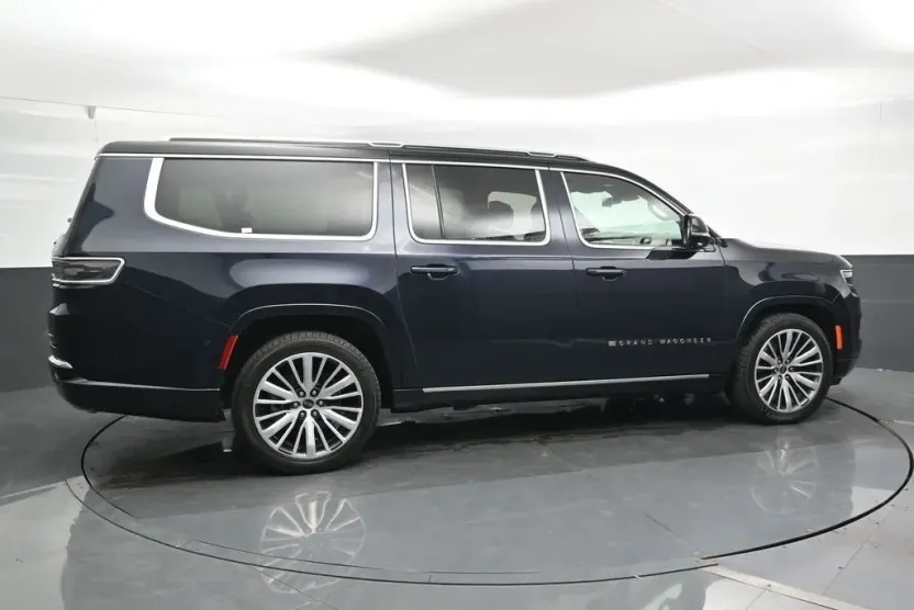 2024 Jeep Grand Wagoneer L III photo 1