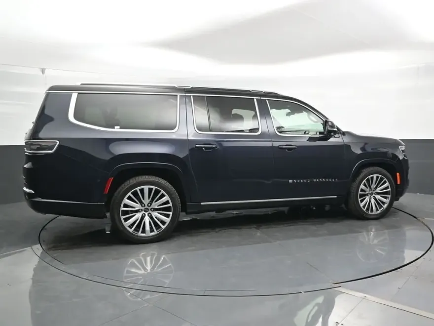 2024 Jeep Grand Wagoneer L III photo 1