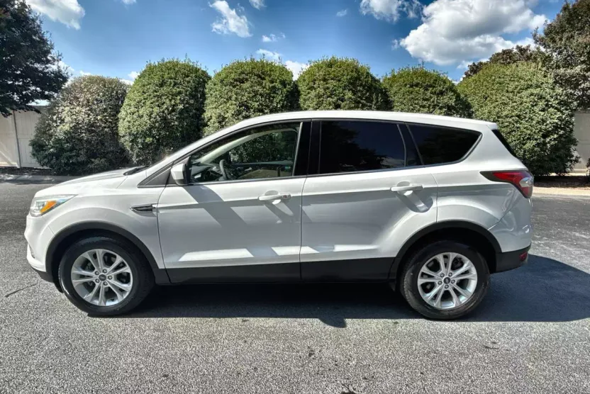2017 Ford Escape SE photo 1
