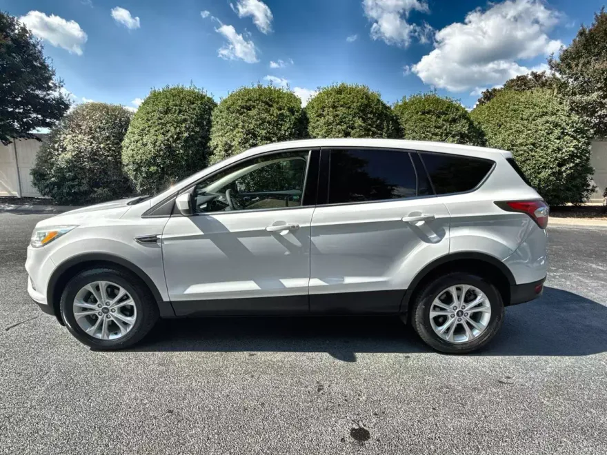 2017 Ford Escape SE photo 1