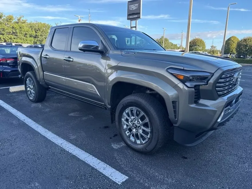 2025 Toyota Tacoma 4x4 TRD Sport photo 1