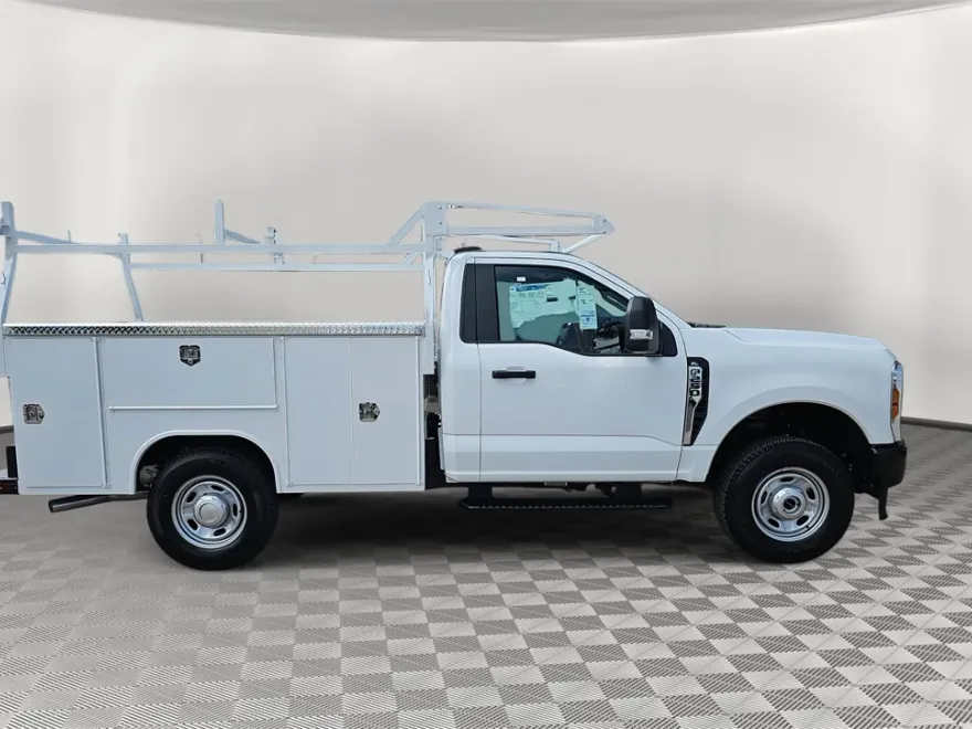 2025 Ford F-250 XL photo 1