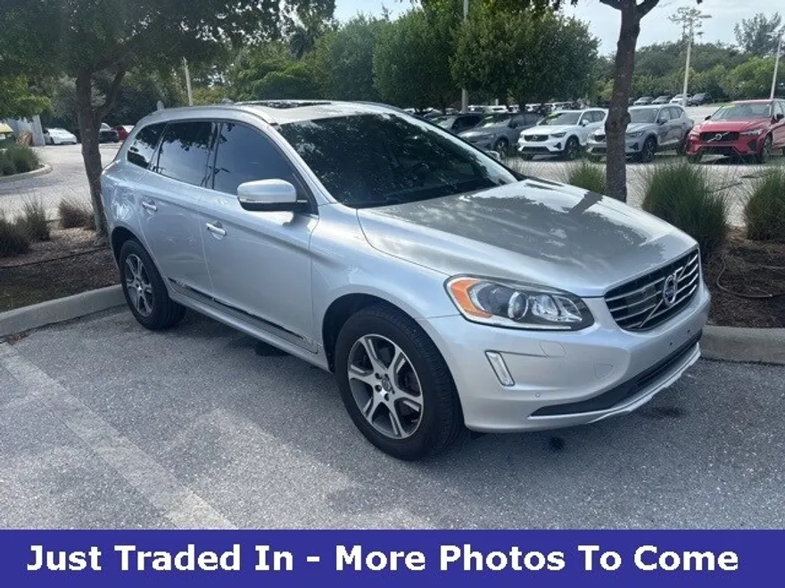 2014 Volvo XC60 T6 Platinum photo 1