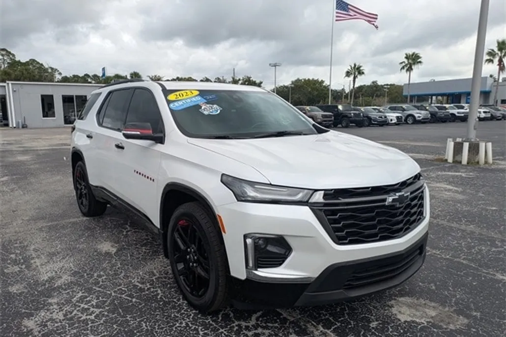 2023 Chevrolet Traverse Premier photo 1