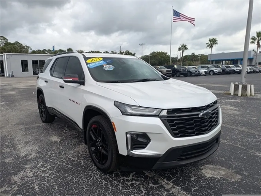 2023 Chevrolet Traverse Premier photo 1