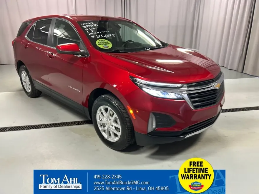 2023 Chevrolet Equinox LT photo 1