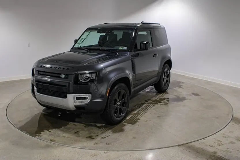 2025 Land Rover Defender 90 S photo 1
