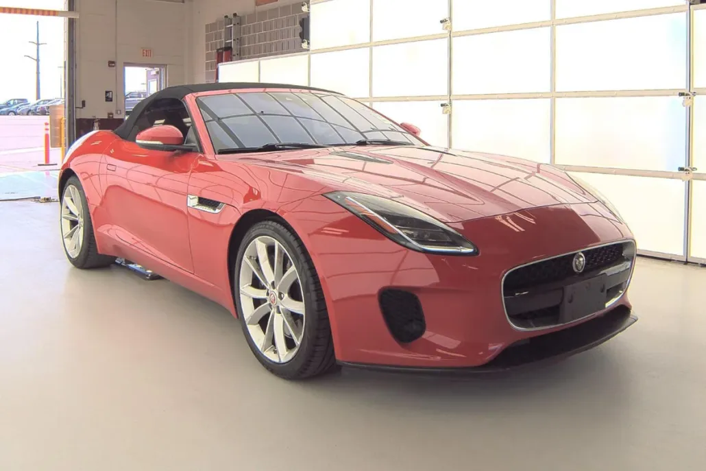 2018 Jaguar F-TYPE Base photo 1