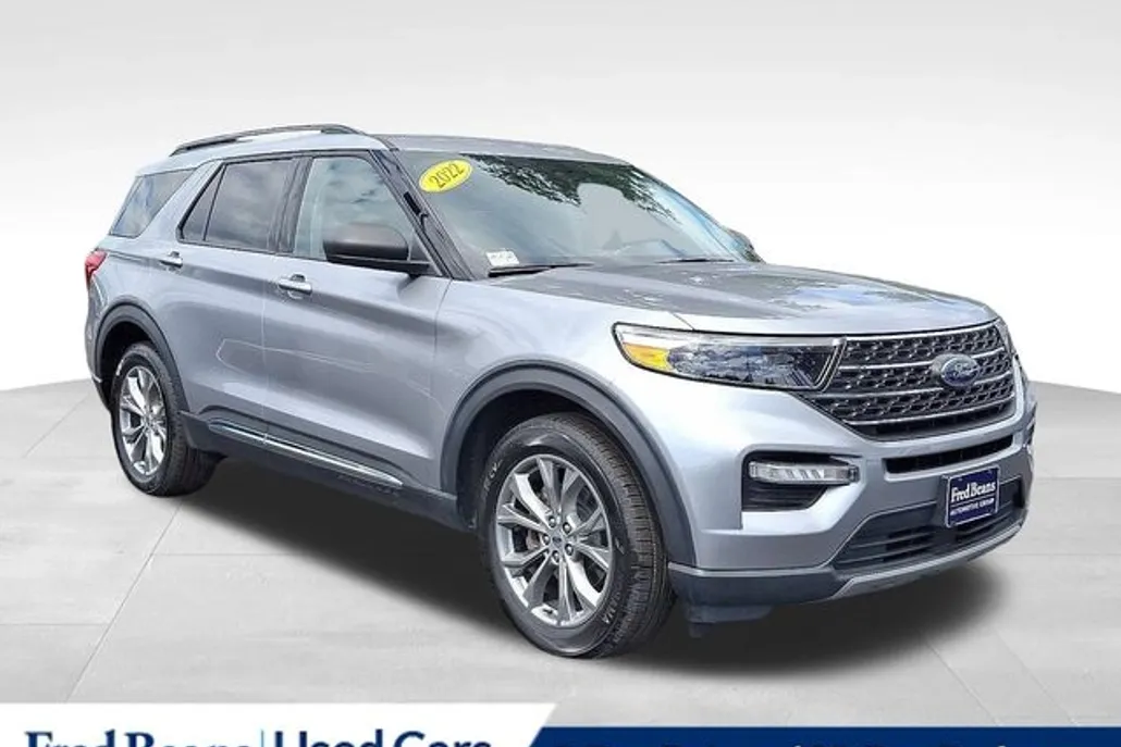 2022 Ford Explorer XLT photo 1
