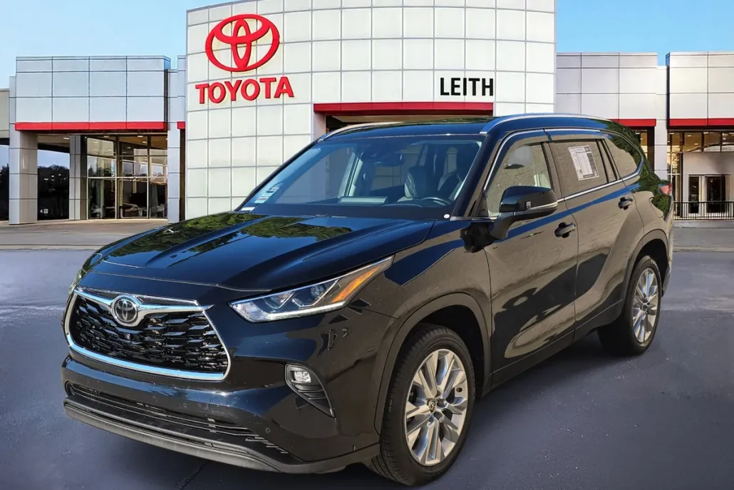 2022 Toyota Highlander Limited photo 1