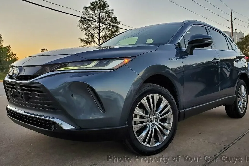 2021 Toyota Venza XLE photo 1