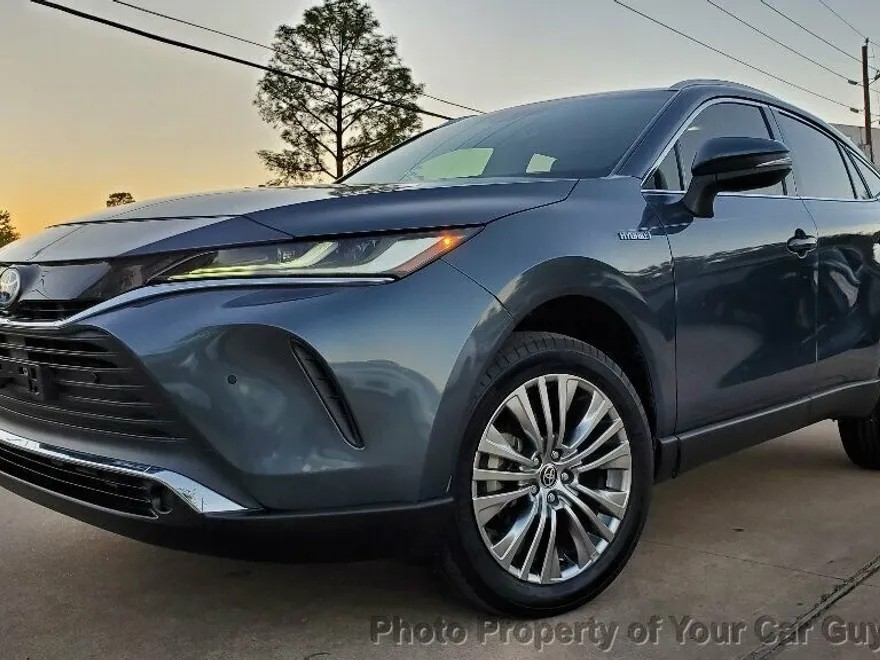 2021 Toyota Venza XLE photo 1