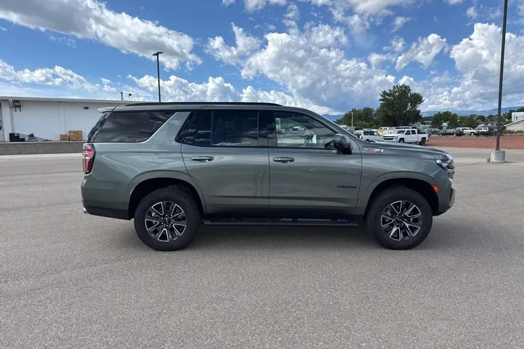 2023 Chevrolet Tahoe Z71 photo 1