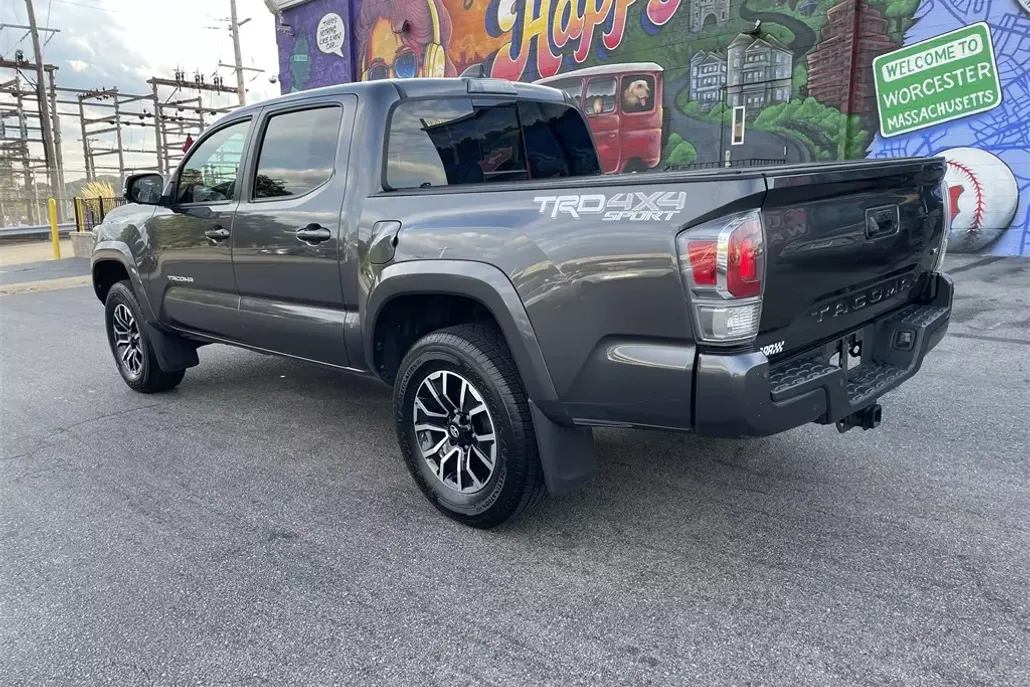 2021 Toyota Tacoma TRD Sport photo 1