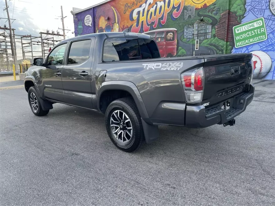2021 Toyota Tacoma TRD Sport photo 1