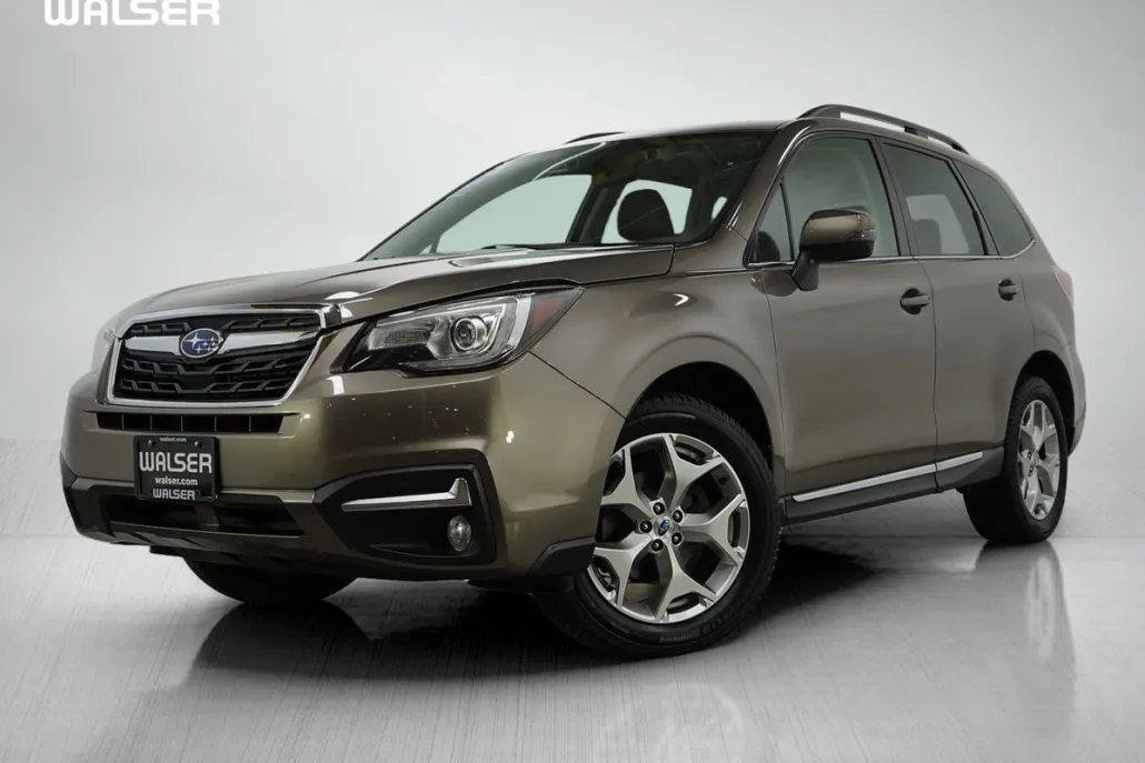 2017 Subaru Forester Touring photo 1