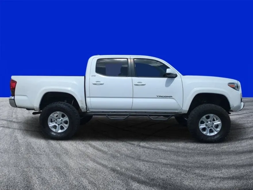2018 Toyota Tacoma SR5 V6 photo 1