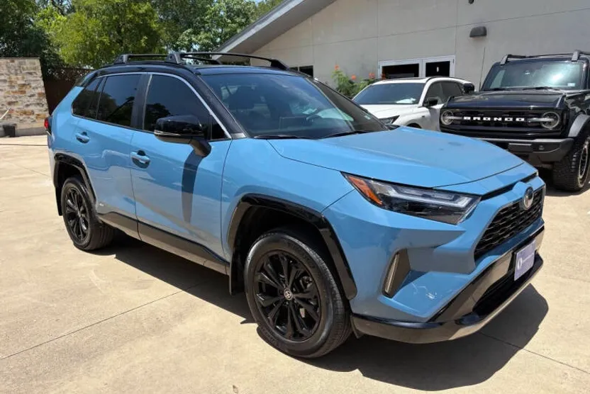 2022 Toyota RAV4 Hybrid XSE photo 1