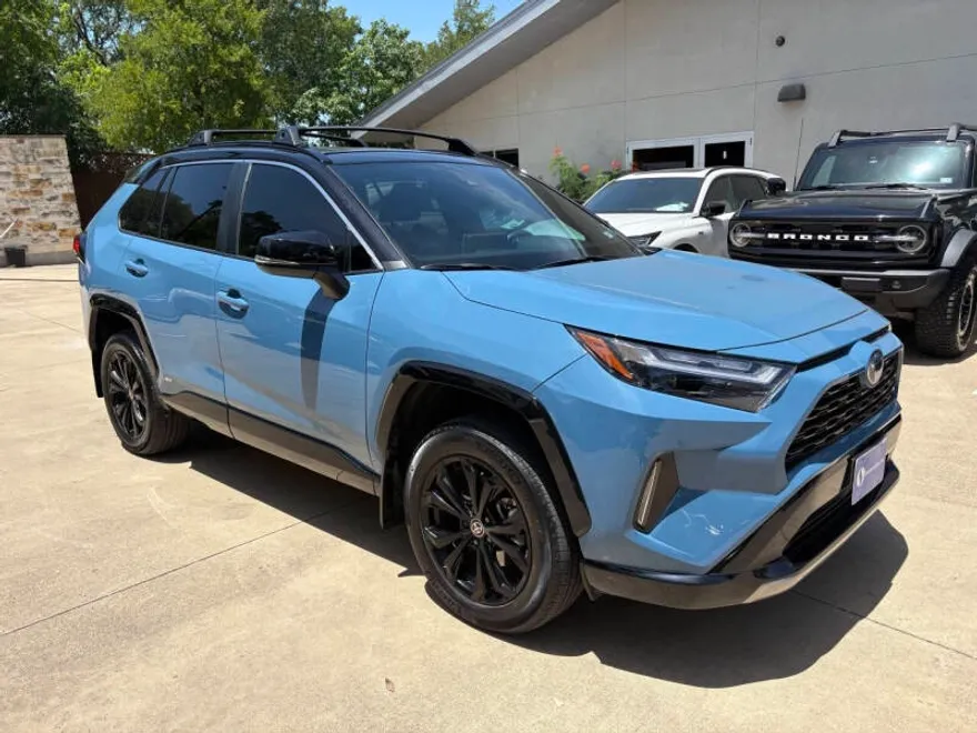 2022 Toyota RAV4 Hybrid XSE photo 1
