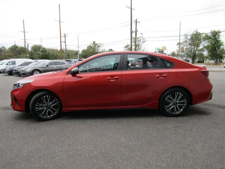 2023 Kia Forte GT photo 1