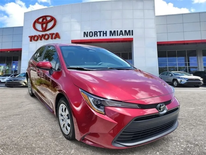 2023 Toyota Corolla LE photo 1