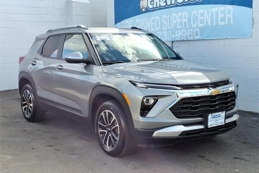 2025 Chevrolet Trailblazer LT photo 1