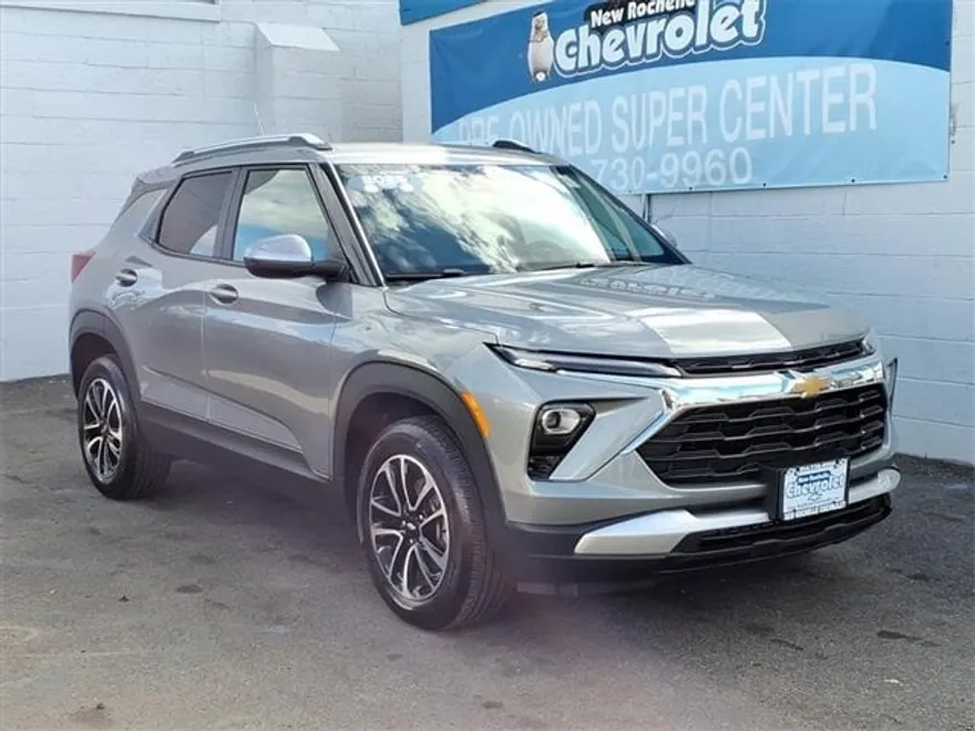 2025 Chevrolet Trailblazer LT photo 1