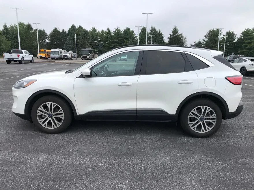 2022 Ford Escape SEL photo 1