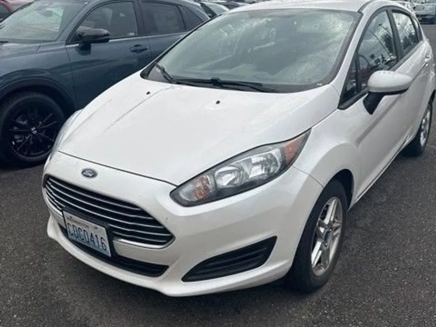 2017 Ford Fiesta SE photo 1