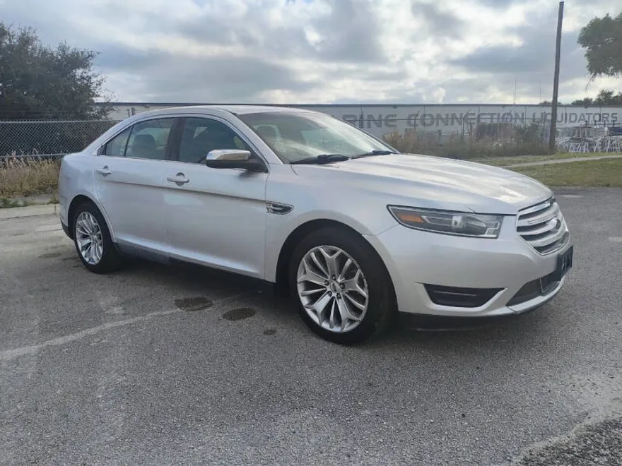 2017 Ford Taurus Limited photo 1