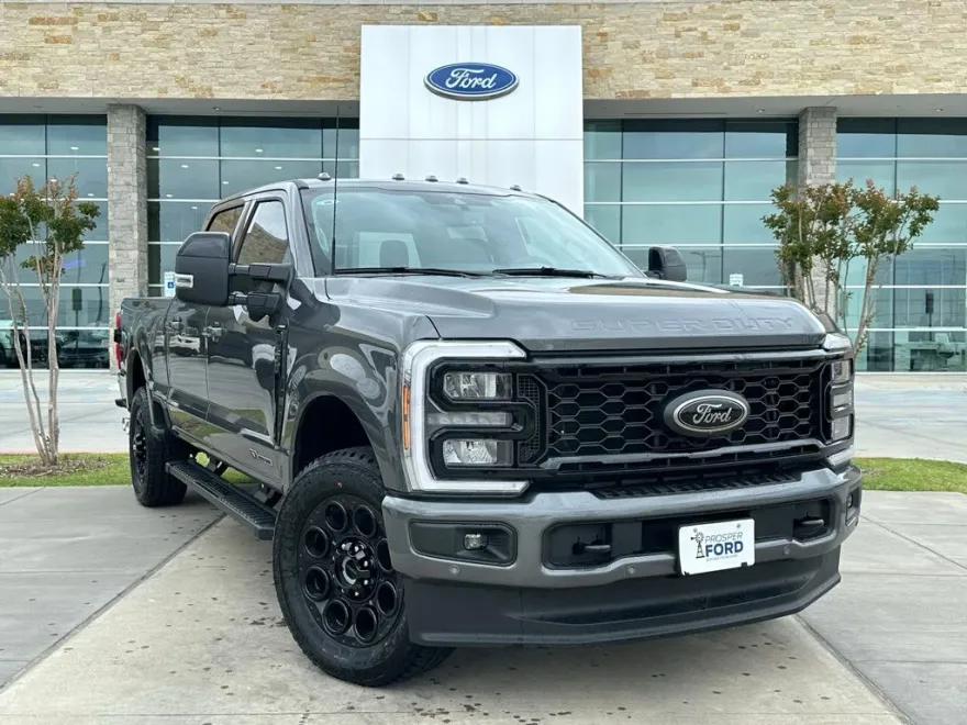2025 Ford F-250 Lariat photo 1
